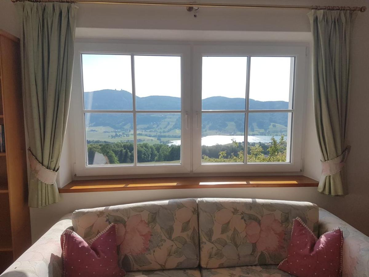 Wunderschoene Ferienwohnung Mit Seeblick Zell am Moos Exterior photo