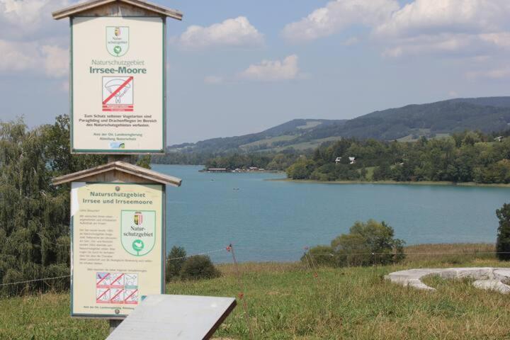 Wunderschoene Ferienwohnung Mit Seeblick Zell am Moos Exterior photo